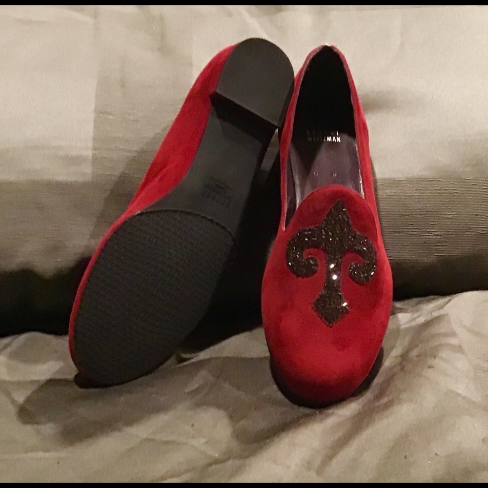Steward Weitzman Fleur de lis loafer